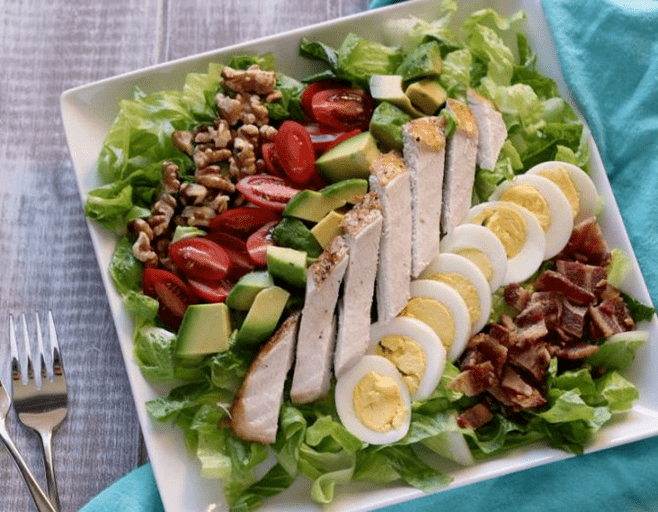 Salată de slăbire bogată în proteine